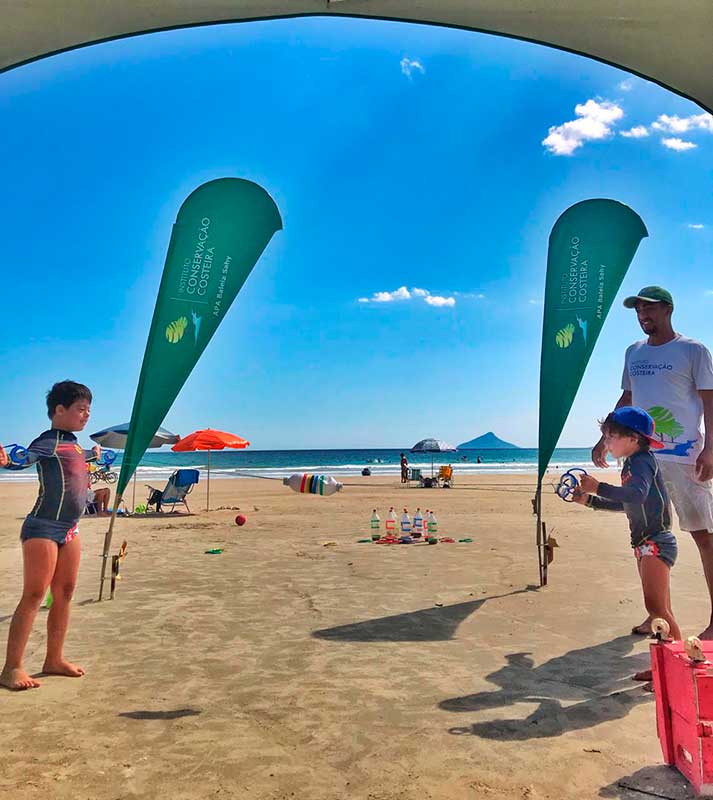 Verão na Apa Sahy com educação ambiental - Instituto Conservação Costeira