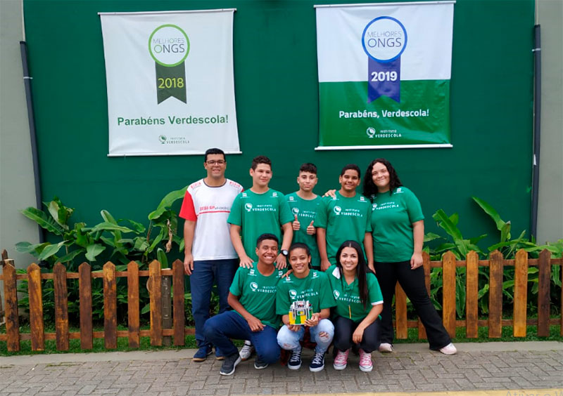 Educação ambiental e tecnologia em benefício da comunidade - Alunos de Robótica do Instituto Verdescola participam da FIRST Lego Legue